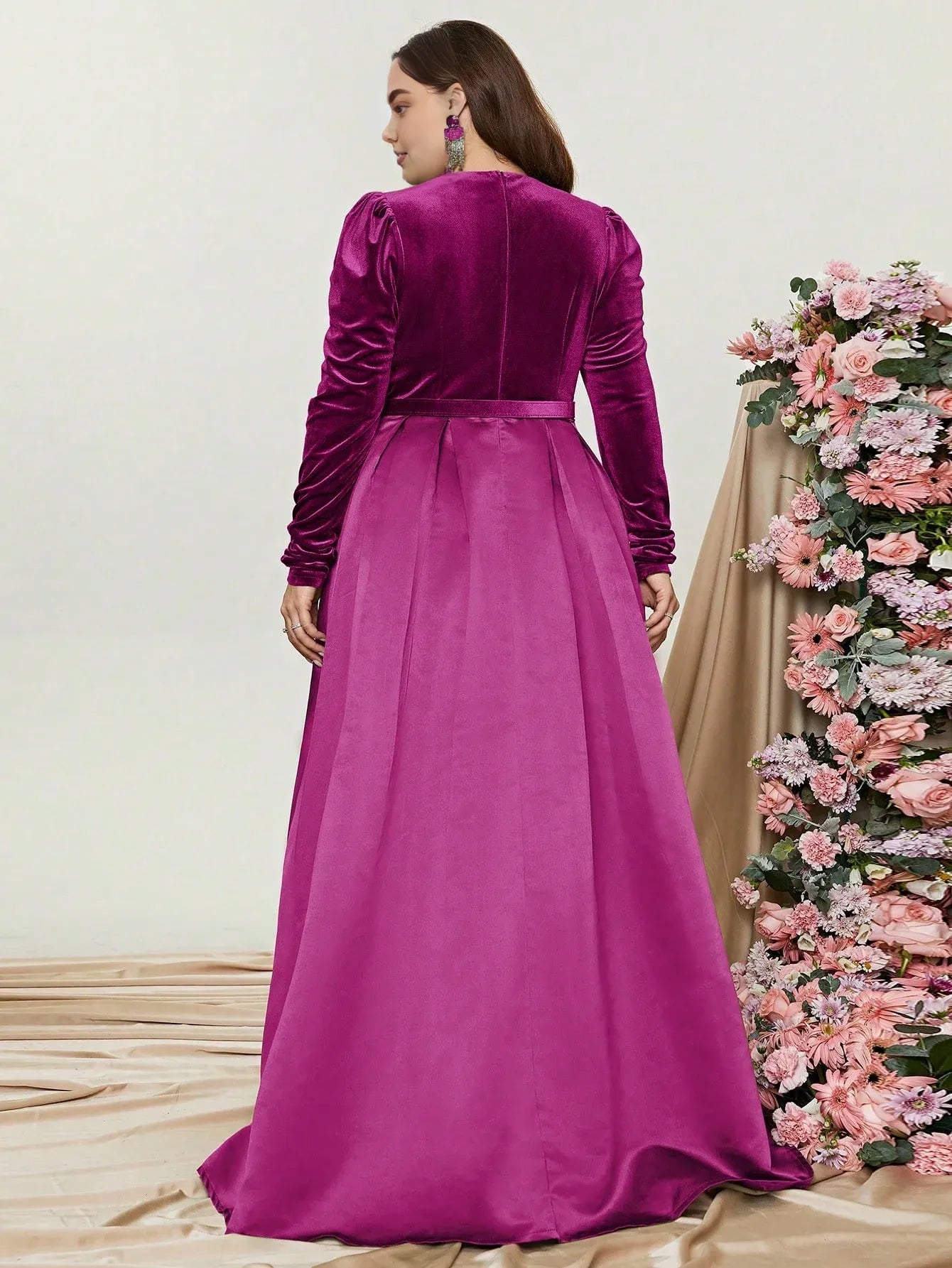 Modern A-Line V Neck Long Sleeve Zipper Up Floor-Length Prom Dress